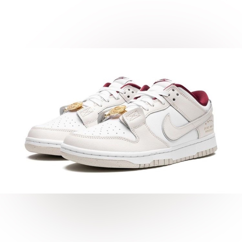 Nike Dunk Low Just Do It Sneakers - White Phantom Neutral Nike’s